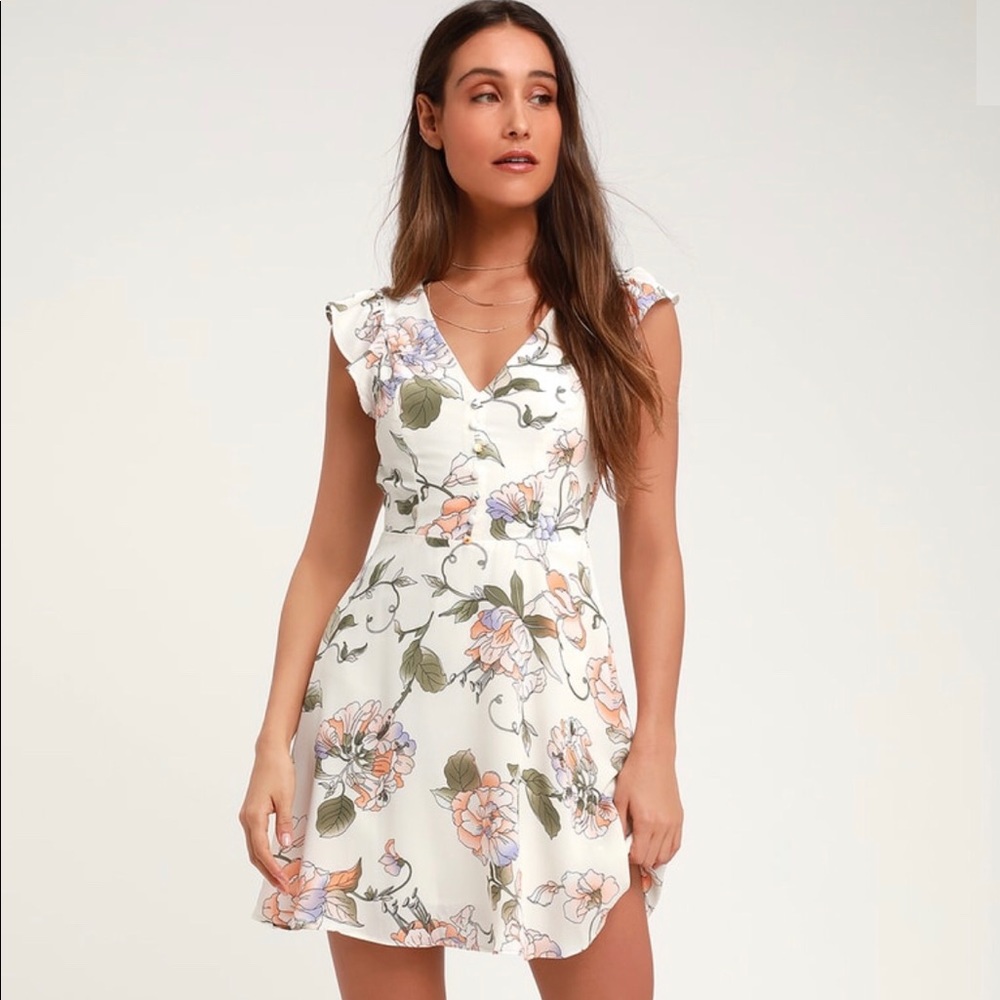 NWOT Lulu’s Cream Floral Print Skater Dress